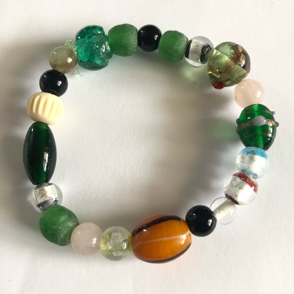 Multicolor Beaded Bracelet - Picture 2 of 3